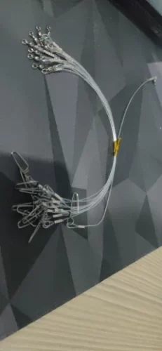 10-Pack Fluorocarbon Fishing Leaders – 20lb / 50lb Line with Swivels & Snaps photo review